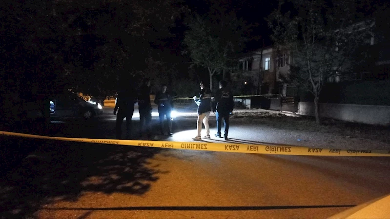 Polis memuru tartıştığı komşusunu öldürdü
