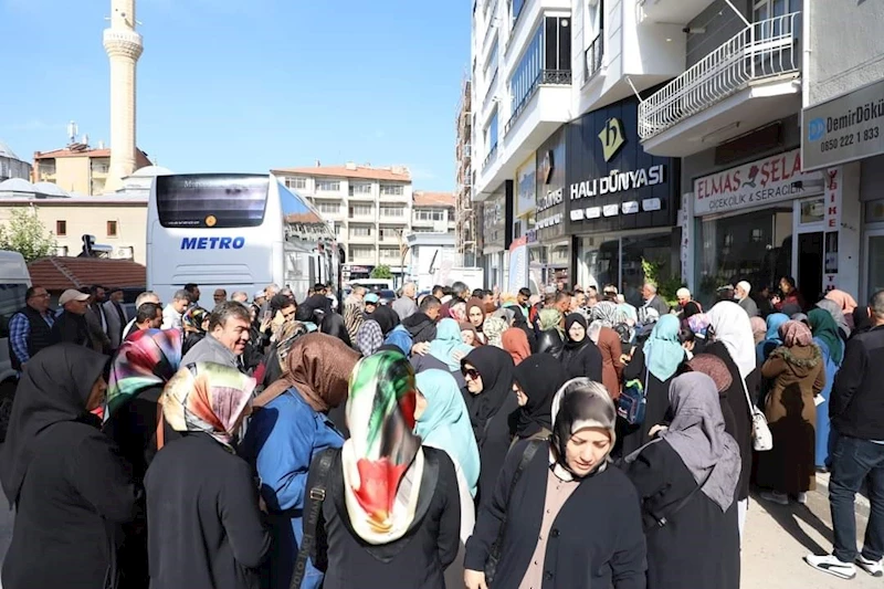 İlk hac kafilesi dualarla uğurlandı
