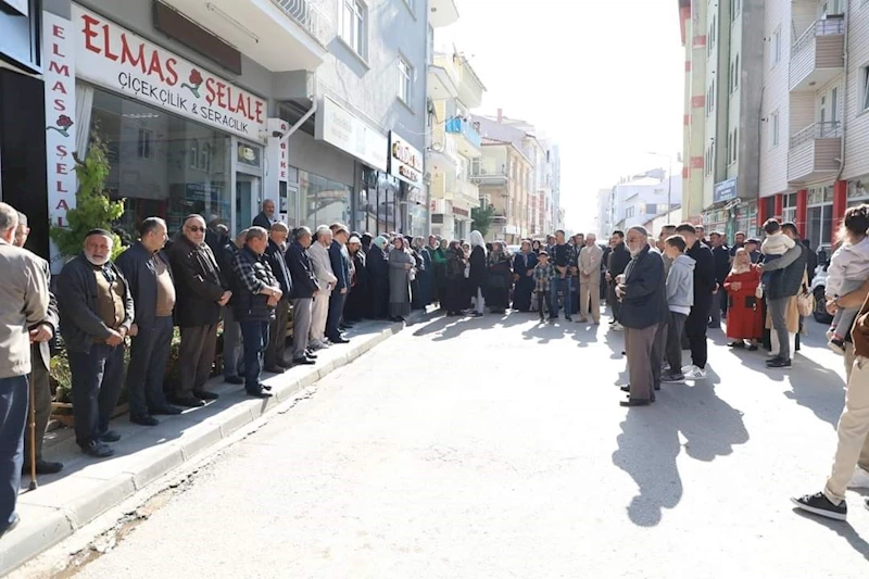 İlk hac kafilesi dualarla uğurlandı
