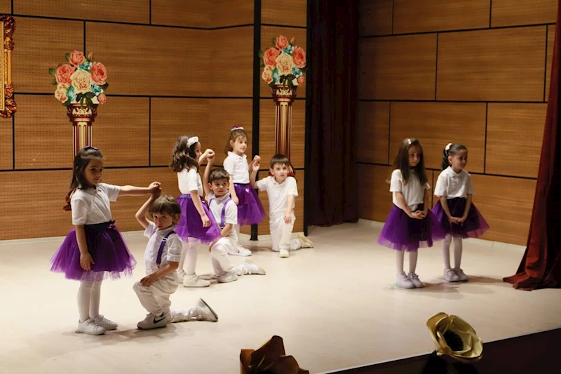 Anaokulu öğrencileri hünerlerini ’Anneler Günü’ için sergiledi
