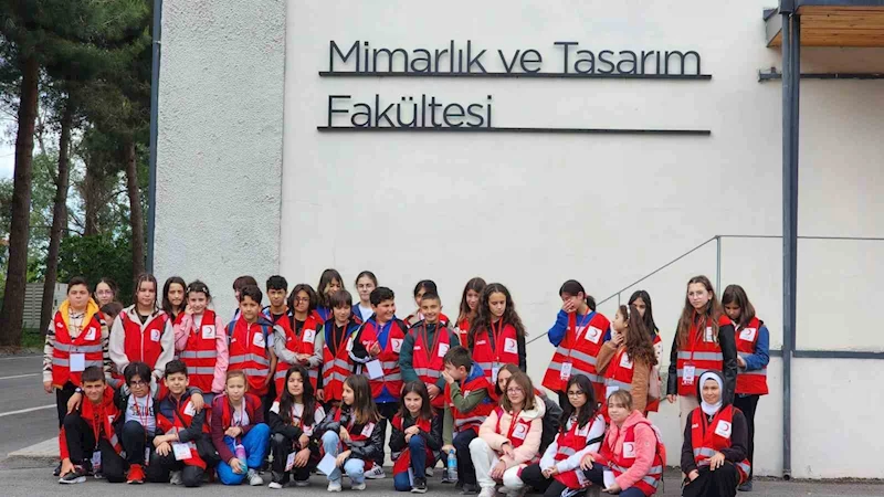 Çocuk Üniversitesi projesiyle minikler kampüs hayatını deneyimledi
