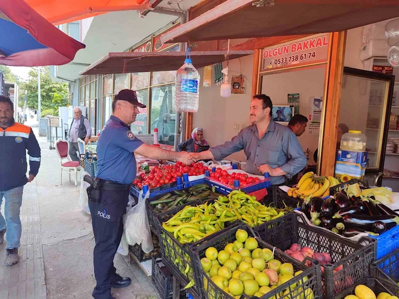 Samsun polisi denetliyor, bilgilendiriyor
