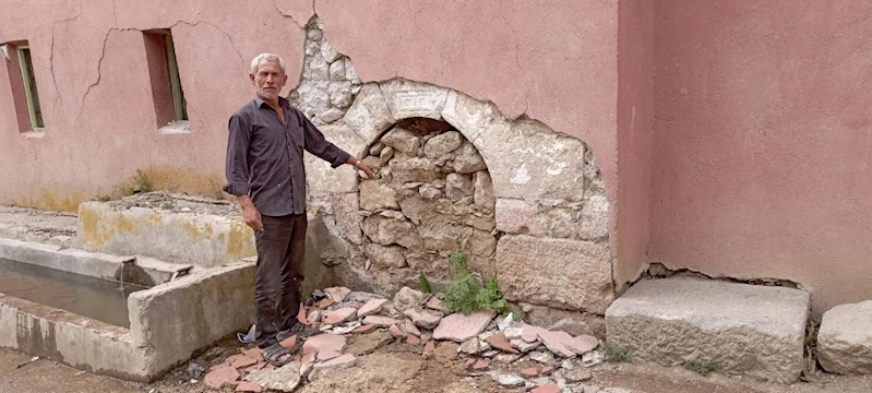 Tarihi kapıyı deprem ortaya çıkardı
