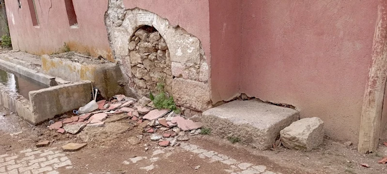 Tarihi kapıyı deprem ortaya çıkardı
