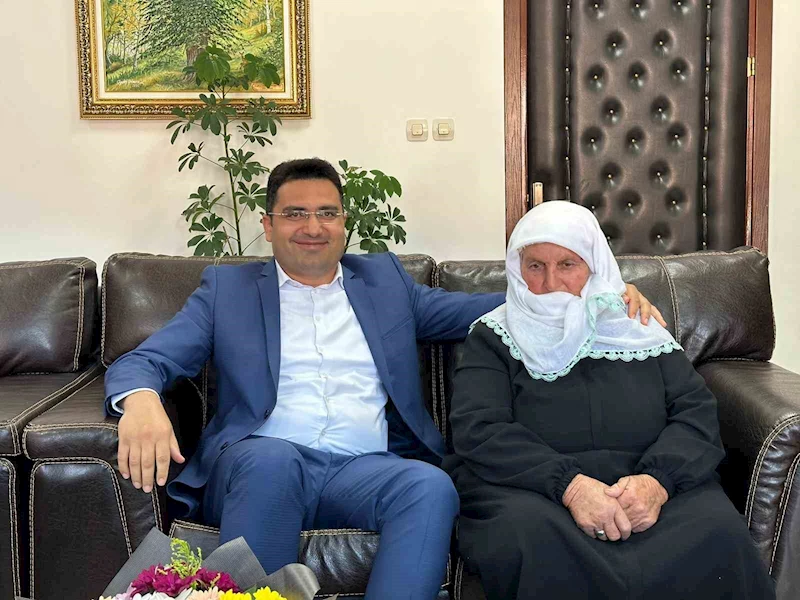 Depremde ineğini bağışlayan nineden Kaymakam’a ziyaret
