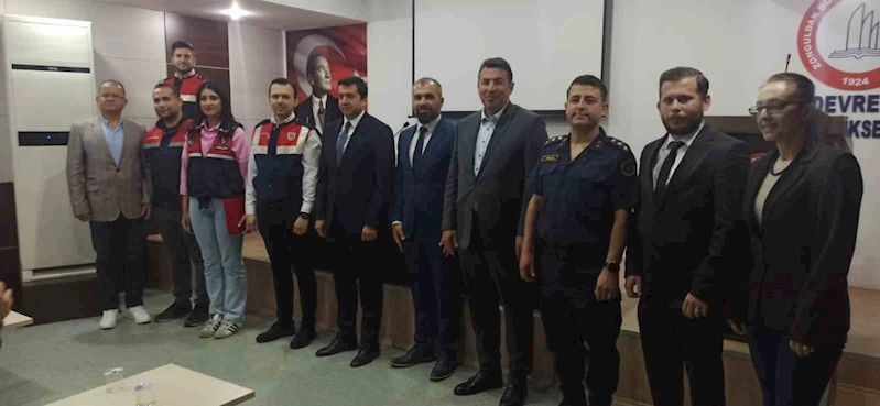 Devrek’te Jandarmadan öğrencilere konferans
