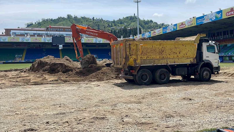 Çaykur Rizespor’un stadının zemini yenileniyor
