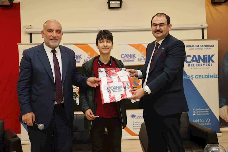 Başkan İbrahim Sandıkçı: “Öğrencilerimizin daima yanındayız”
