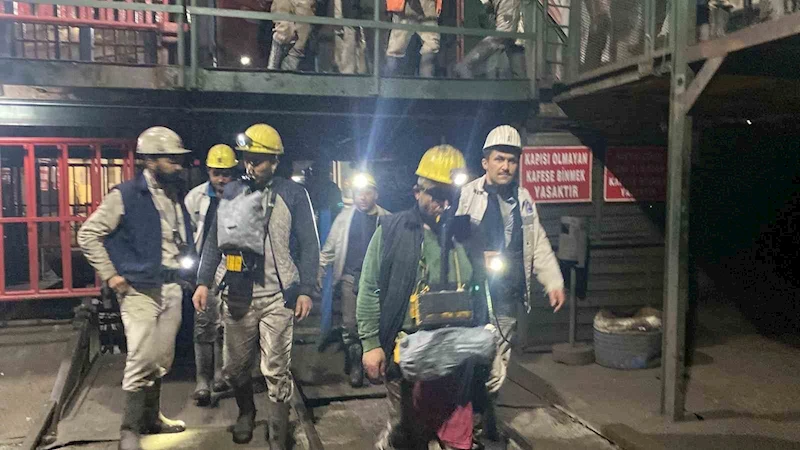 Maden işçileri siren sesleriyle yangın tatbikatı yaptı
