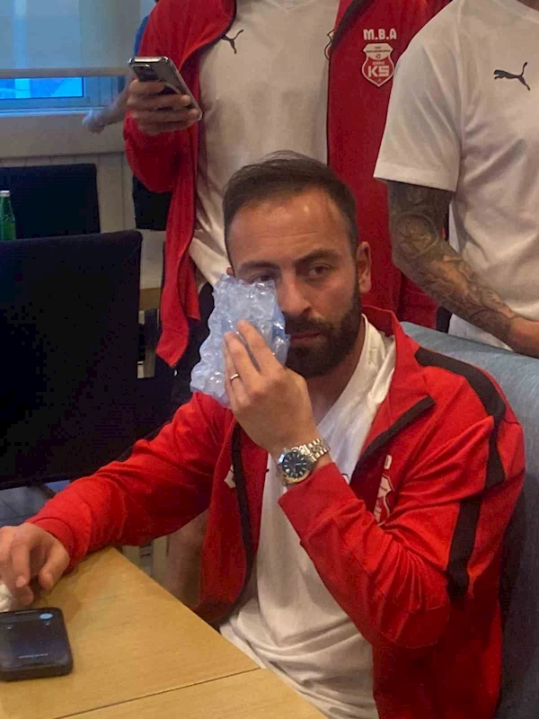 Iğdır’da taraftarlar Kastamonuspor otobüsünü taşladı
