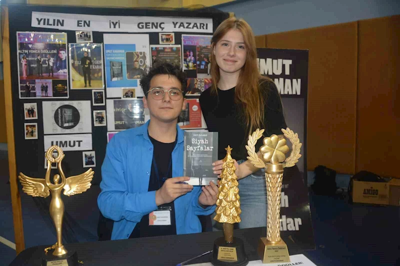 Yalnızlığını kitaplara anlattı, yılın en genç yazarı olarak 3 ödül birden aldı
