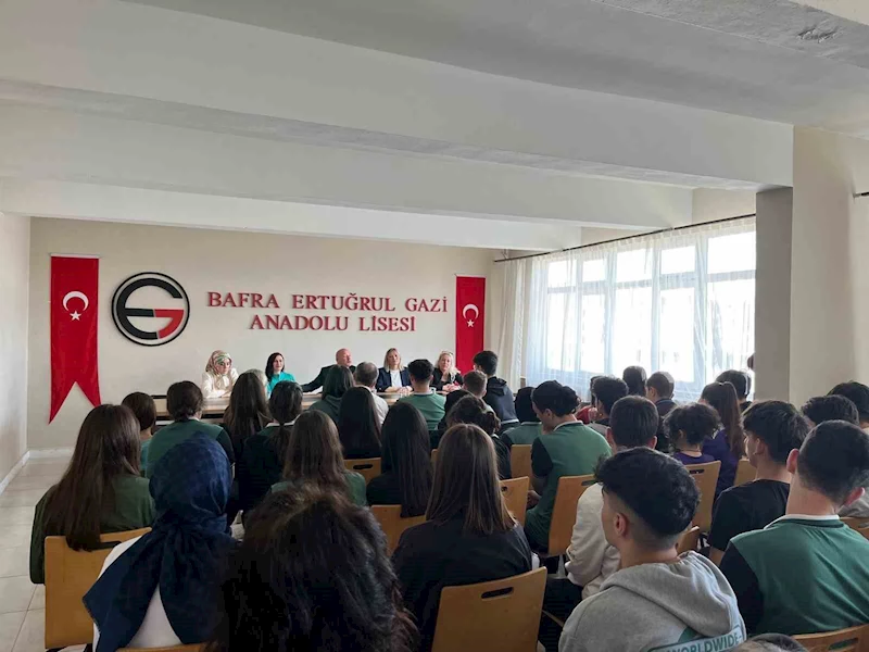 Lise öğrencilerine kariyer gelişimi ve mesleki eğitim semineri
