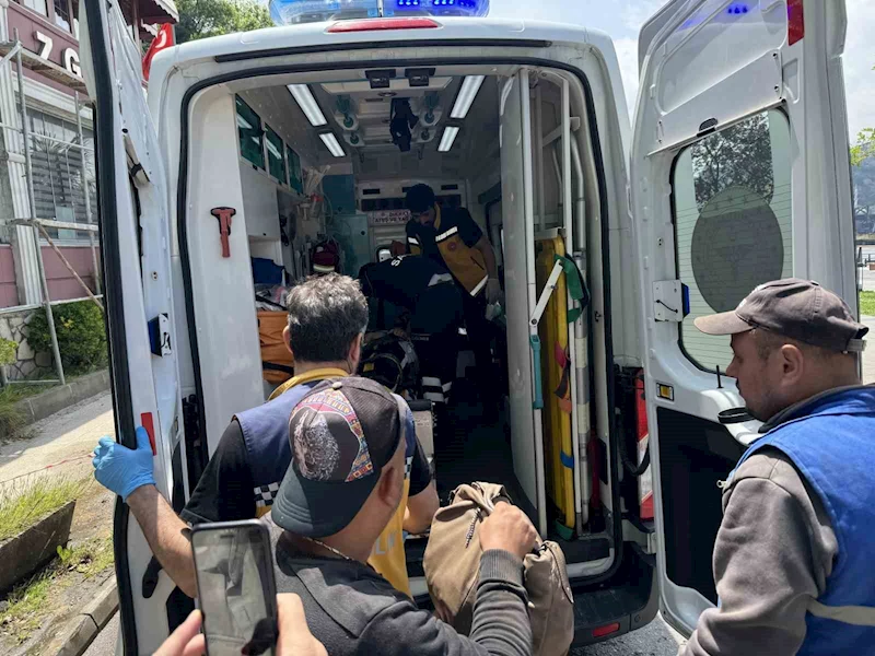 Temizlik yaparken 5 metre yükseklikten beton zemine düştü
