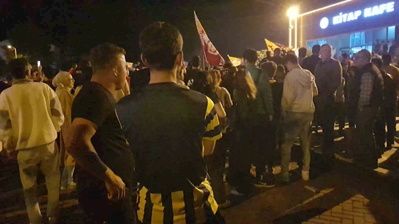 Karabük’te şampiyonluk kutlamasından renkli görüntüler
