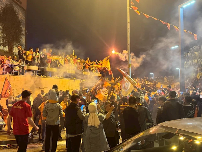 Zonguldak’ta meşaleler geceyi aydınlattı
