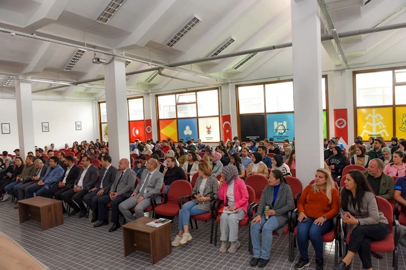 Kastamonu Üniversitesi’nde yapay zeka, kuantum teknolojileri ve metaverse konuşuldu
