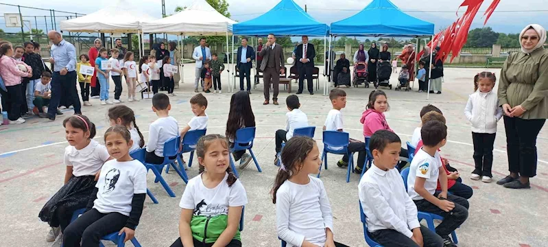 Şenlikte gönüllerince eğlendiler
