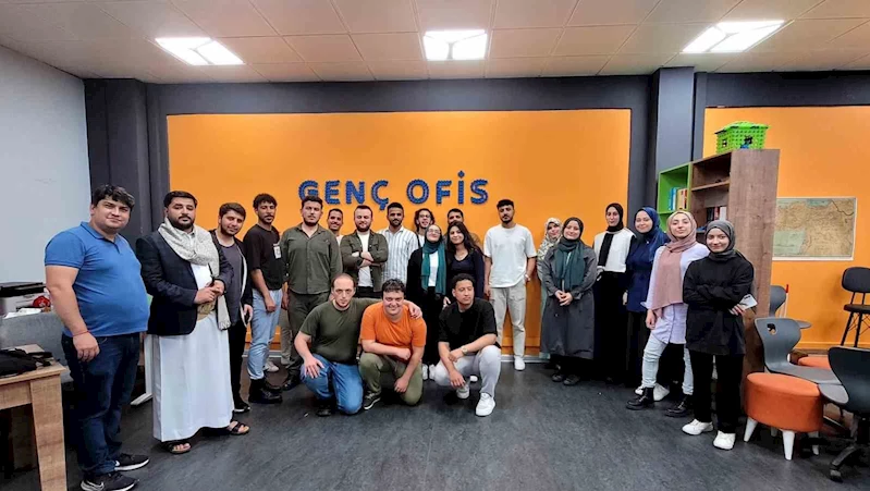 Düzce’de okuyan yabancı öğrenciler ülkelerini tanıttı
