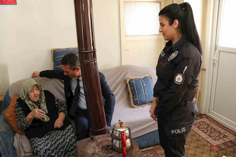 Polisleri çay içmeye davet etmişti, şehit annesi son yolculuğuna uğurlandı
