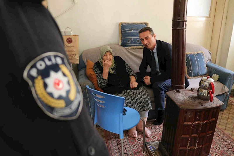 Polisleri çay içmeye davet etmişti, şehit annesi son yolculuğuna uğurlandı
