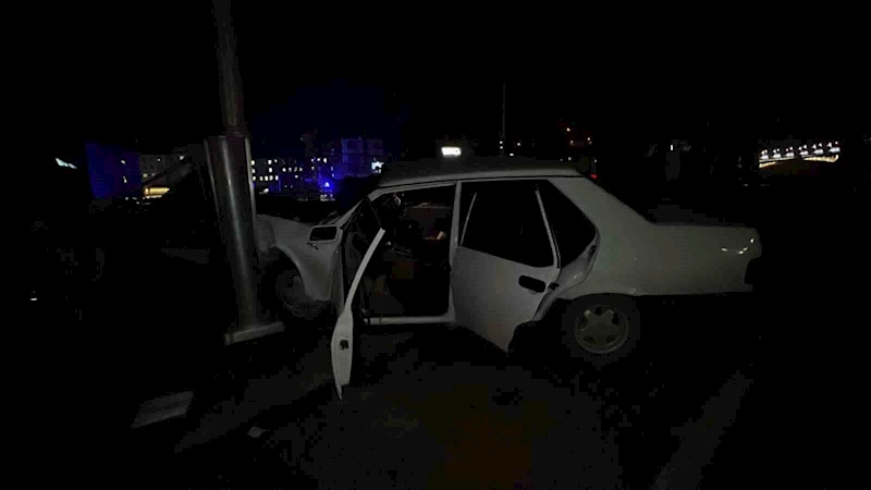 Rize’de dereye uçan aracın sürücüsü yaralandı
