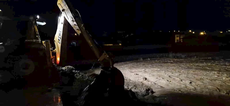 Alaca’da sağanak yağış hayatı felç etti
