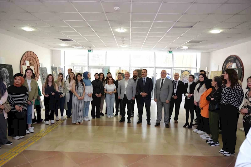 Üniversite öğrencilerinden yıl sonu sergisi
