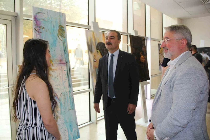 Üniversite öğrencilerinden yıl sonu sergisi
