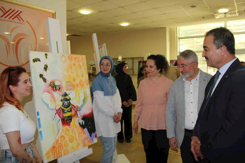 Üniversite öğrencilerinden yıl sonu sergisi
