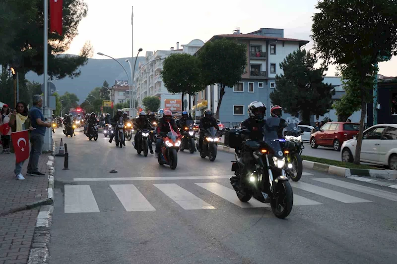 Altın Safran Festivali’nin meşalesi çeyrek asır için yandı
