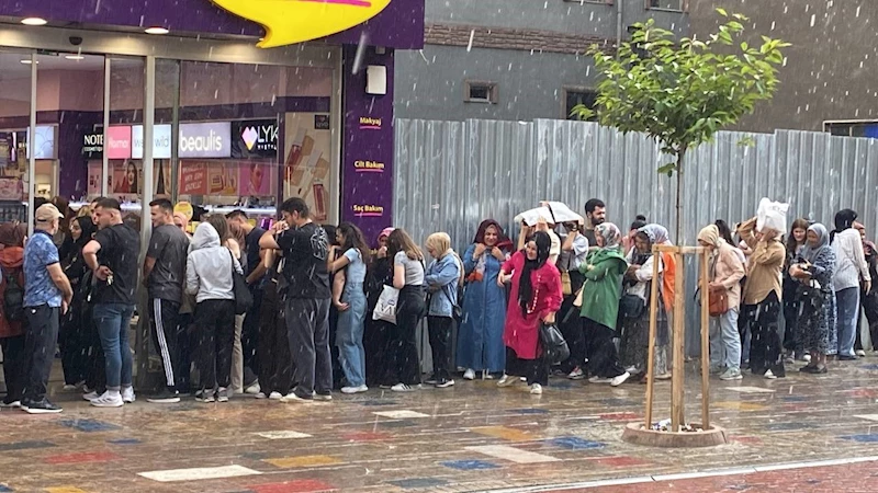 Karabük’te yıldırımlar peş peşe çaktı
