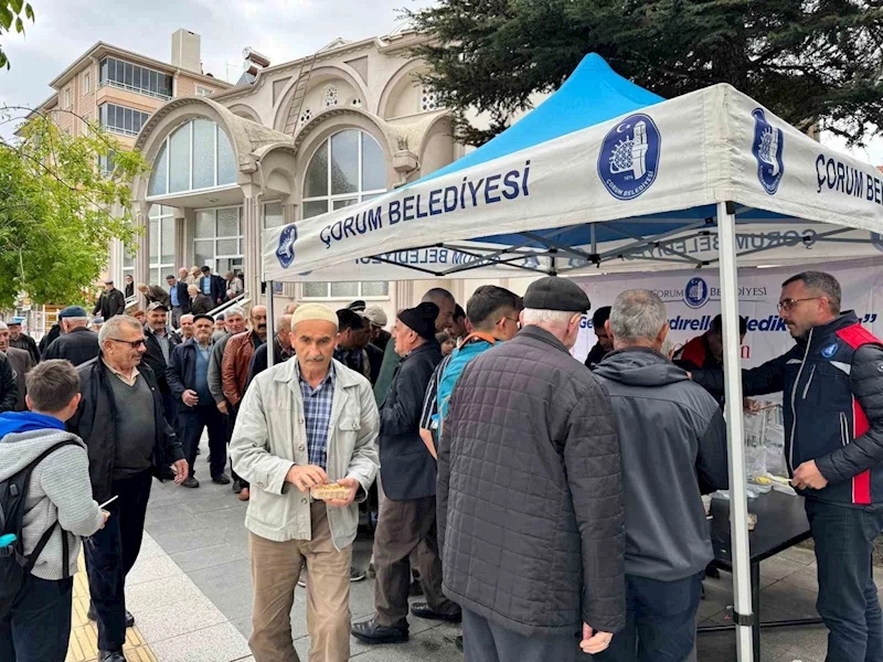 Çorum Belediyesi’nden vatandaşlara hedik ikramı
