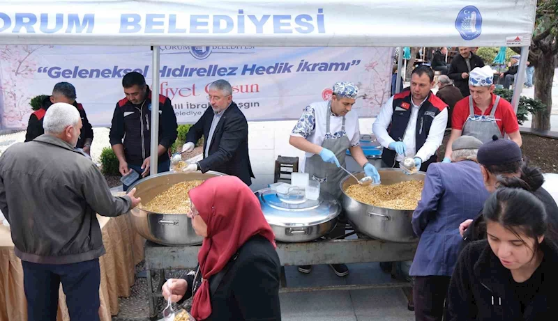 Çorum Belediyesi’nden vatandaşlara hedik ikramı
