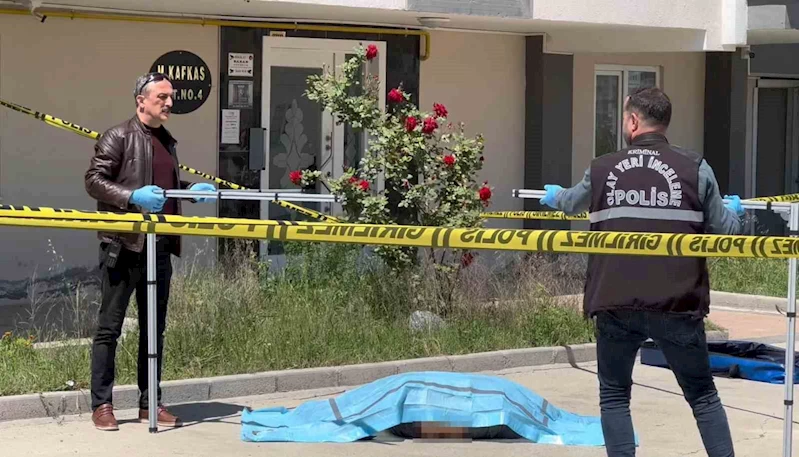 3. kattan düşen şahıs hayatını kaybetti
