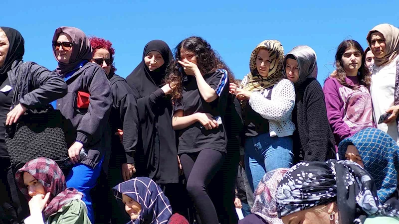 19 suç kaydı bulunan kocası tarafından öldürülen Saadet öğretmene gözyaşı
