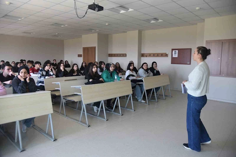 YKS öncesi Düzce Üniversitesi’ni gezdiler
