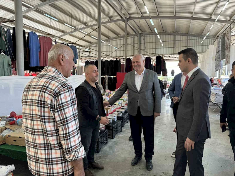 Vatandaşları pazar yerinde dinlediler
