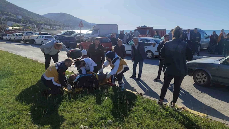 Otomobil ile motosiklet çarpıştı: 1 yaralı
