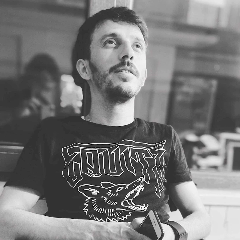 Kaza yapan motokurye hayatını kaybetti
