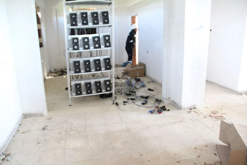 Eski çorap fabrikasına milyonluk Bitcoin baskını
