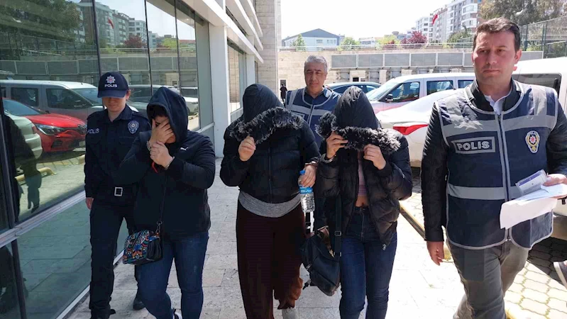 Mağazadan giyim eşyası ve takı çalan 3 kız kardeş yakalandı
