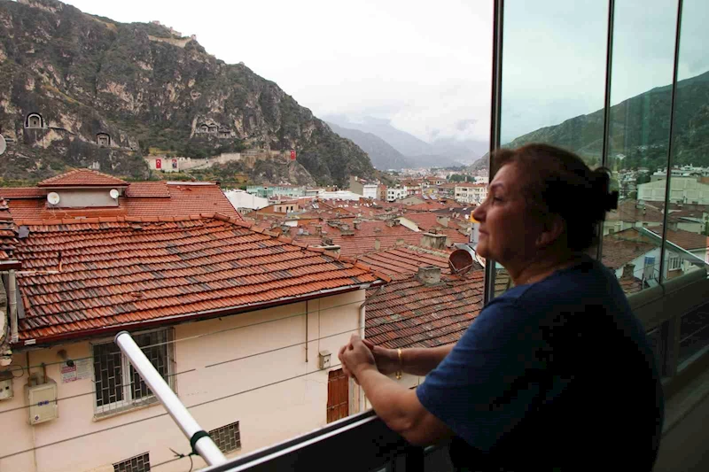 Kayıp papağan ‘Can’ için her gün ağlıyorlar
