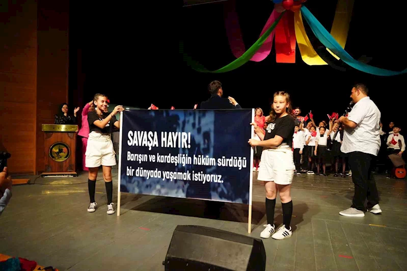 Çocuklardan dünyaya barış mesajı
