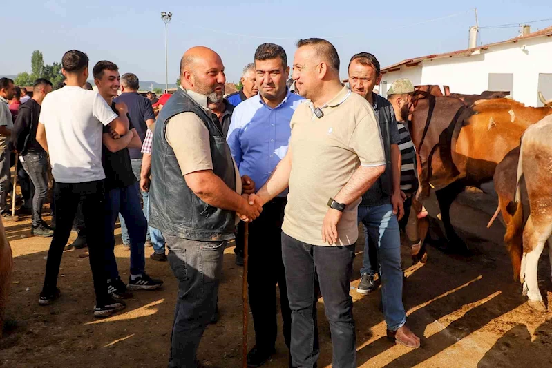 Başkan Ural, Kurban Bayramı hazırlıklarını inceledi
