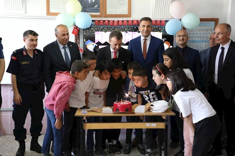 Alaca’da 4 bin 800 öğrenci karne aldı
