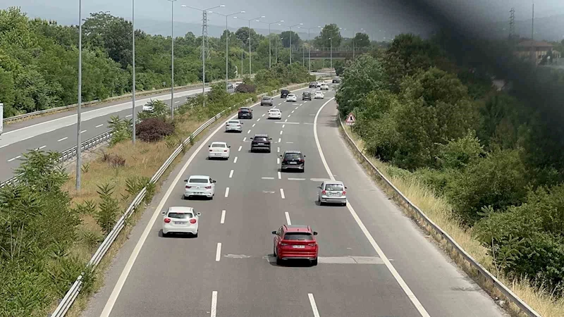 Trafikte akıcı yoğunluk devam ediyor
