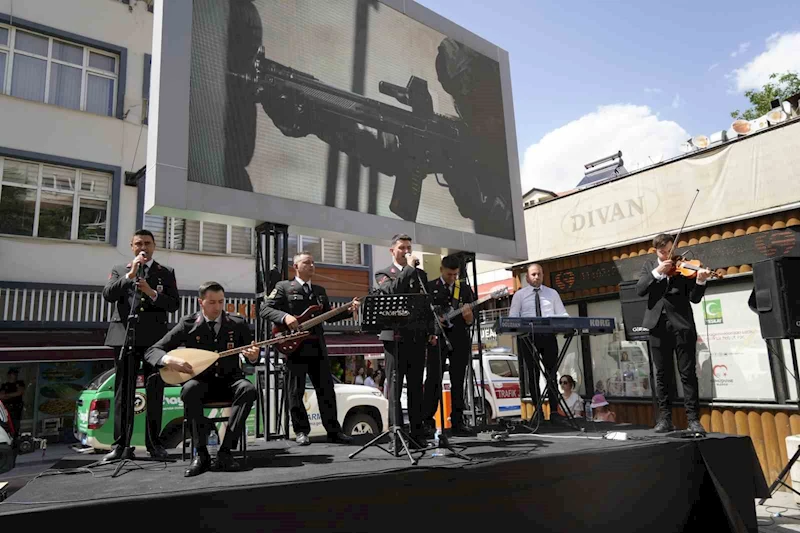 Jandarma Teşkilatı’nın 185. kuruluş yıldönümü rütbeli personelin konseriyle kutlandı
