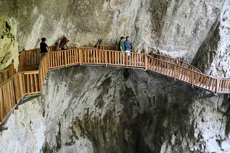 Kastamonu’yu gelen Kazakistan heyeti, Horma Kanyonuna ve cam terasa hayran kaldı

