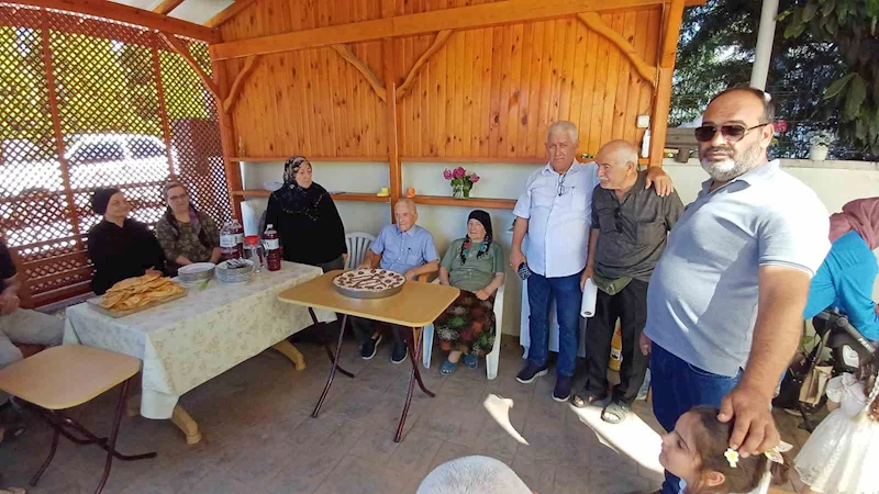 100. yaşına komşularının sürpriziyle girdi
