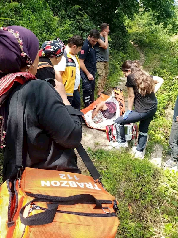 Kalp krizi geçiren yaşlı kadına sağlık ekiplerinde patika yolda müdahale
